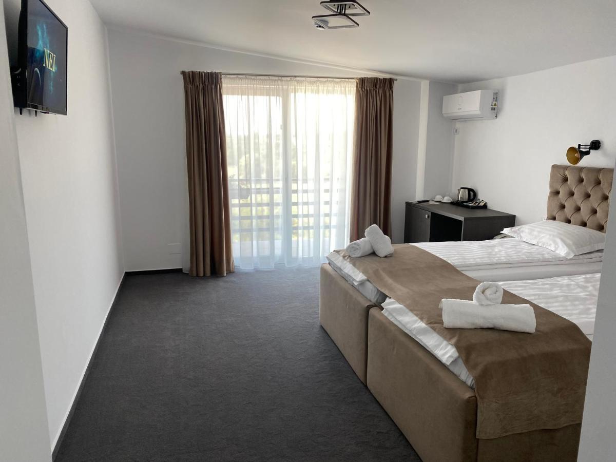 Hotel Maya Хорезу Екстериор снимка