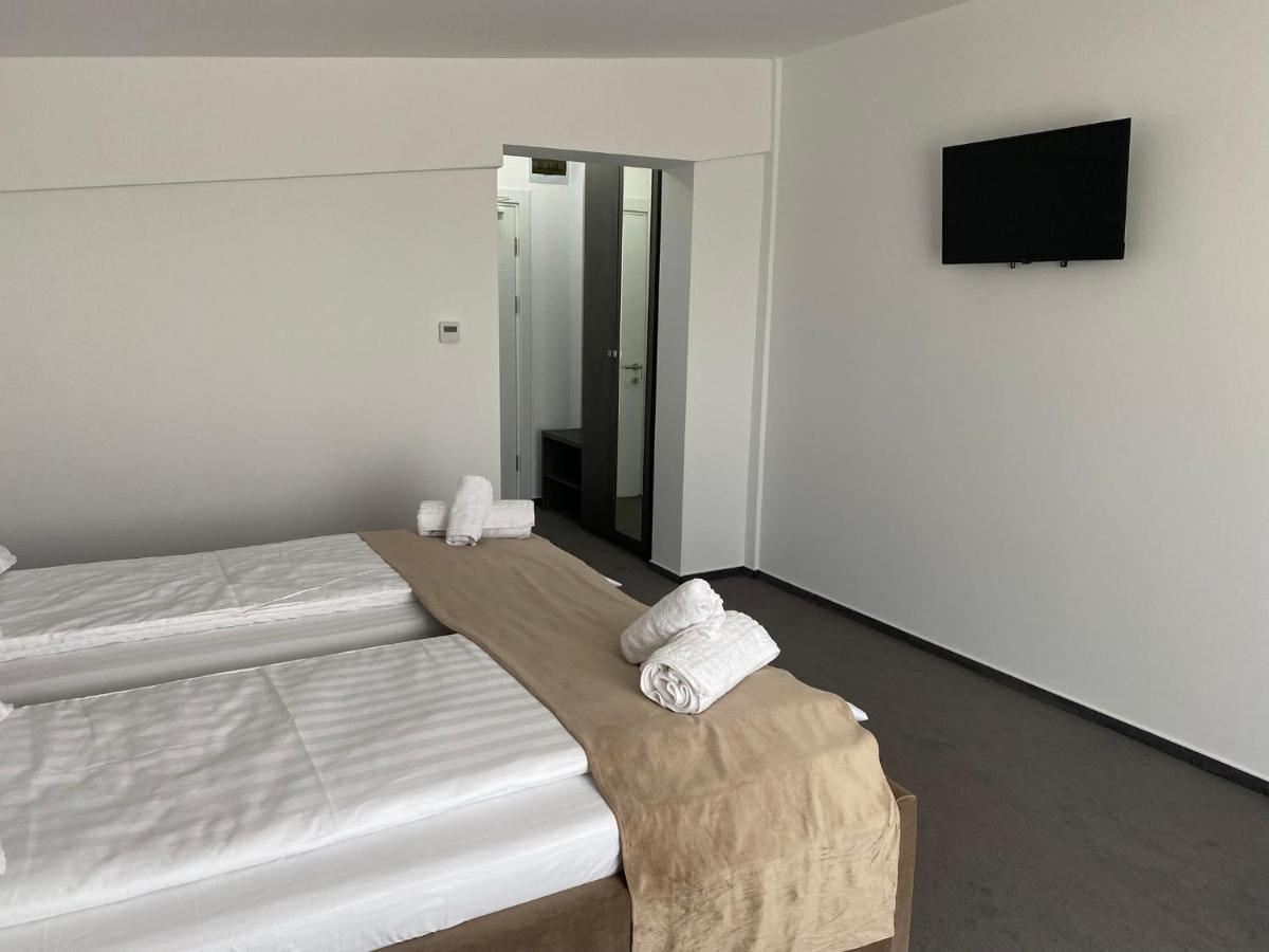 Hotel Maya Хорезу Екстериор снимка